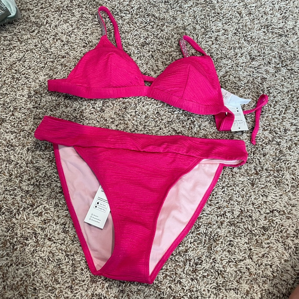 4 bikinis med top and large bottom